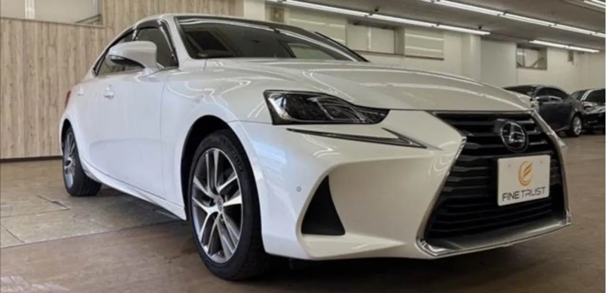 LEXUS IS 300H  2.5L PETROL HYBRID (2017) - Image 4