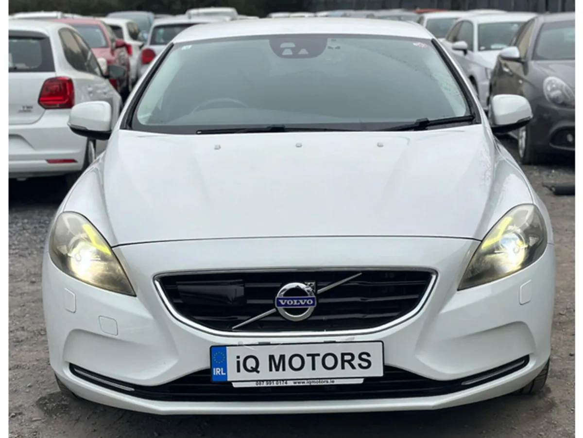 Volvo V40 T4 1.6L Petrol Automatic (8529) - Image 3