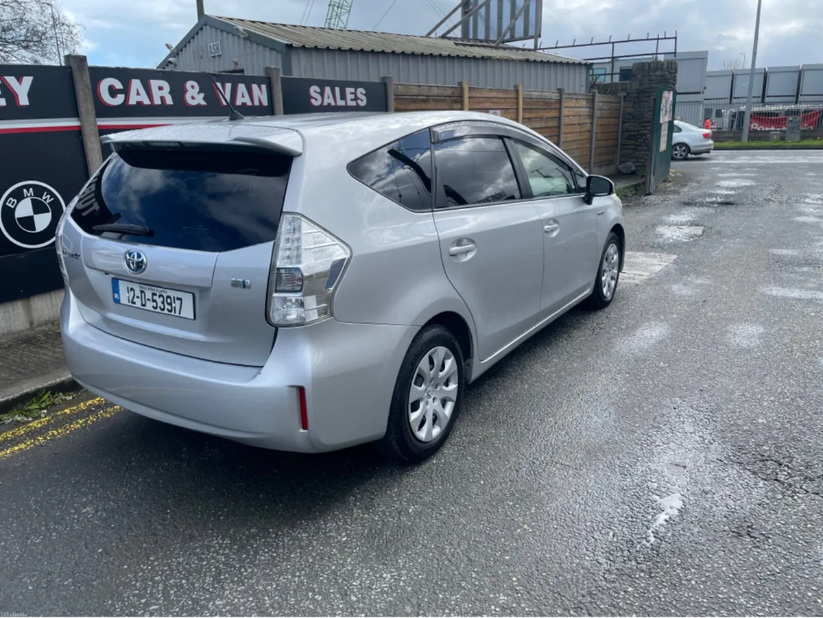 Toyota Prius ZVW41 HYBRID 5DR  5 SEATER AUTO - Image 4