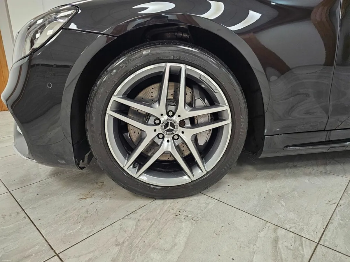 Mercedes-Benz S-Class AMG PREM + EXECT - Image 3