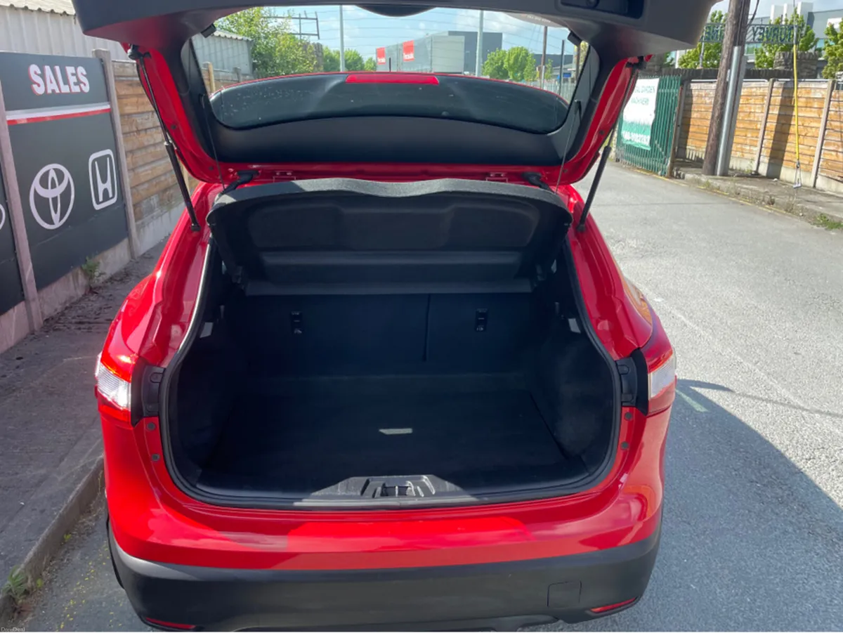 Nissan Qashqai 1.2 PET XE E6 4DR - Image 6