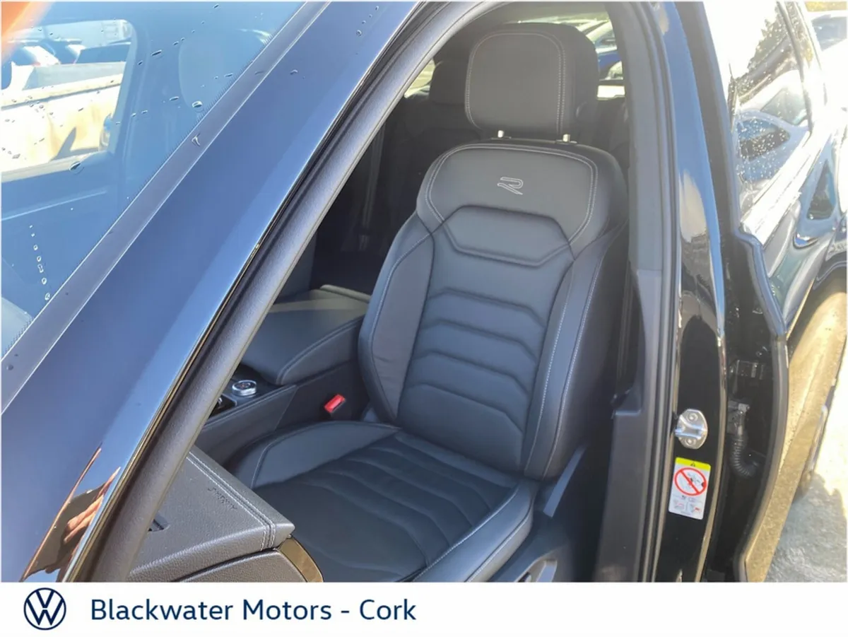 Volkswagen Touareg R-Line 3.0 DSG 231BHP *ORDER YO - Image 4