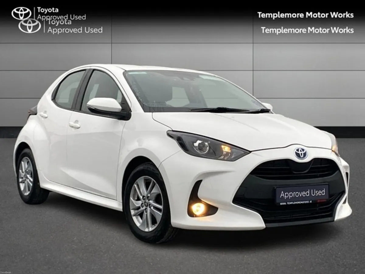 Toyota Yaris YARIS HYBRID LUNA - Image 1