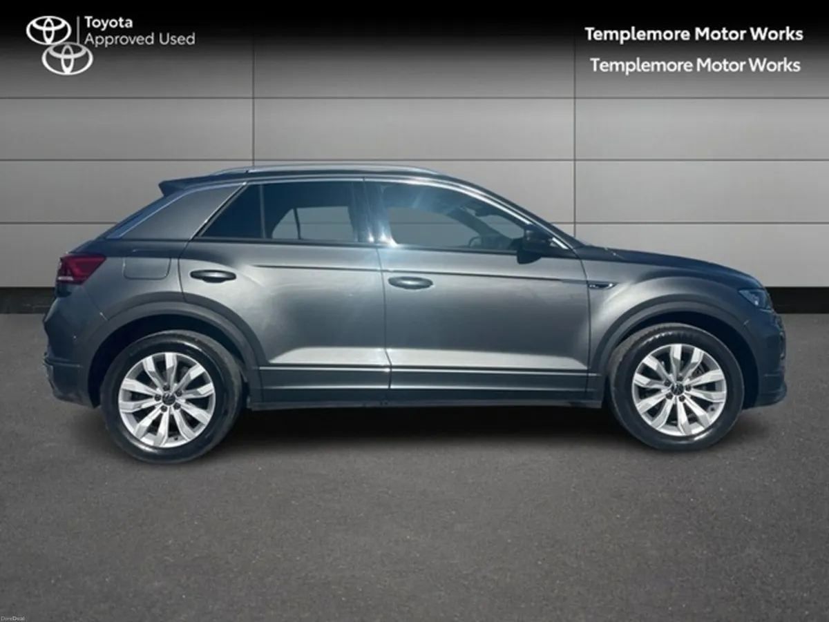 Volkswagen T-Roc R-LINE 1.5 TSI MANUAL 6SPEED FWD - Image 3