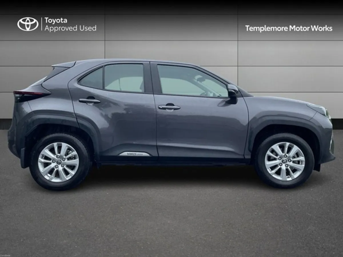 Toyota Yaris Cross YARIS CROSS LUNA - Image 3