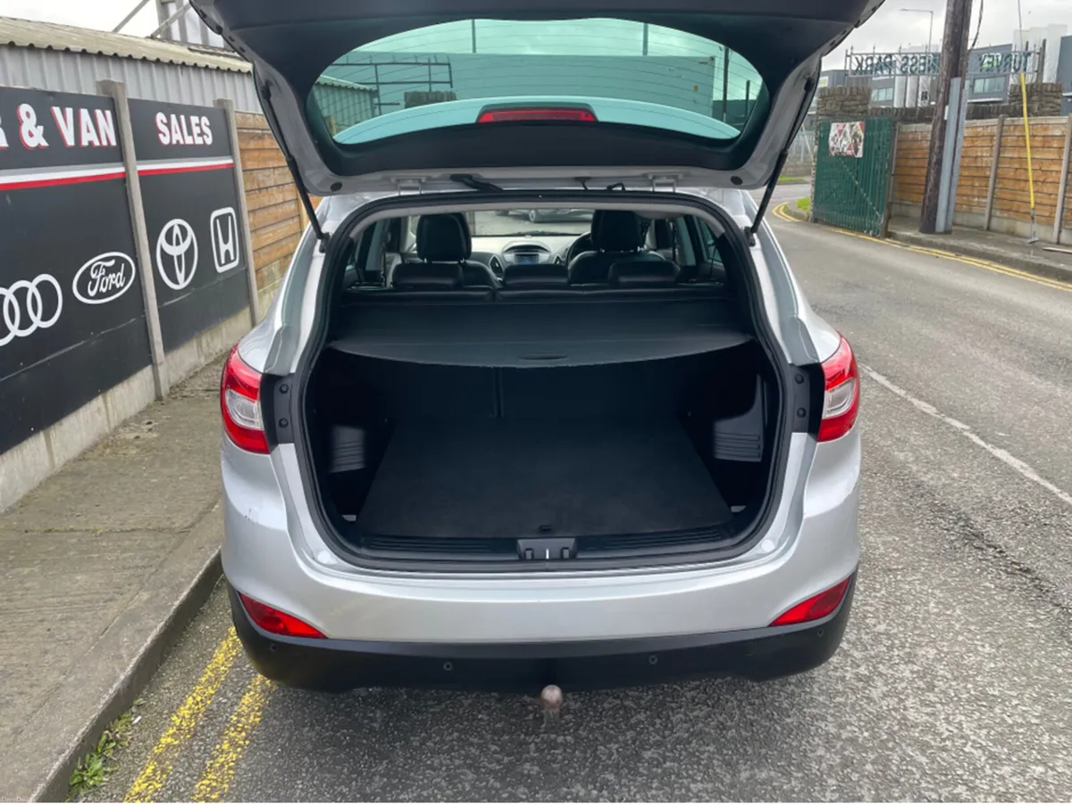 Hyundai ix35 1.7 PREMIUM 4DR - Image 5