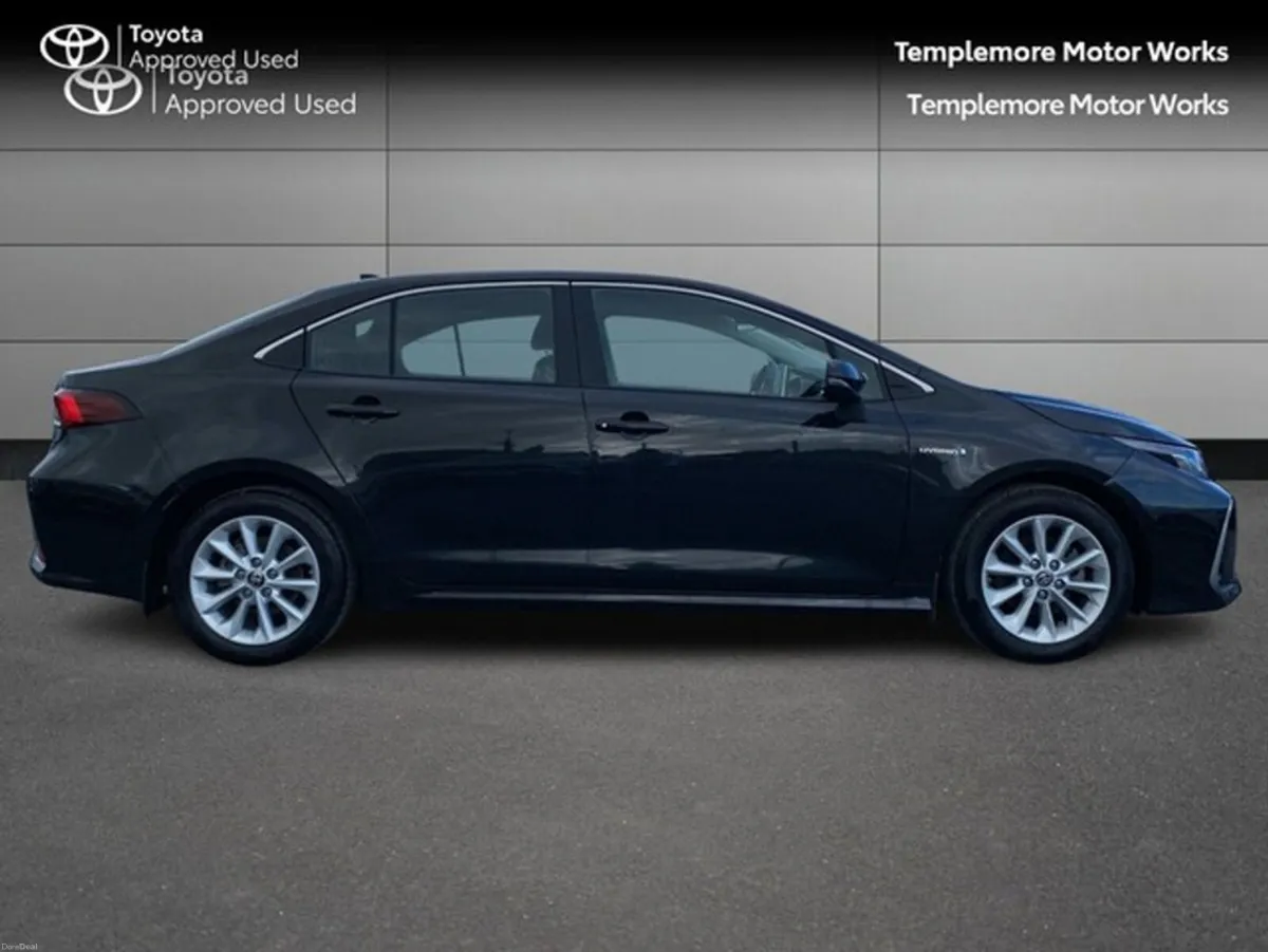 Toyota Corolla HYB LUNA SALOON 4DR AUTO - Image 3