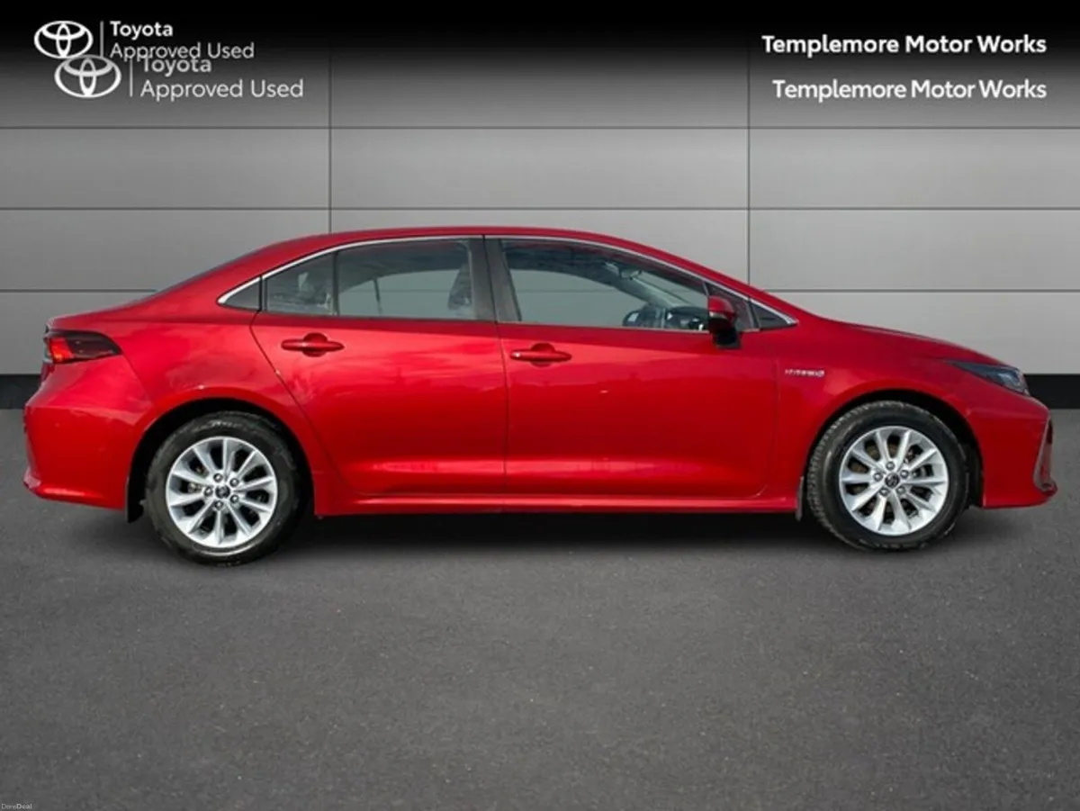 Toyota Corolla HYB LUNA SALOON 4DR AUTO HYBRID - Image 3