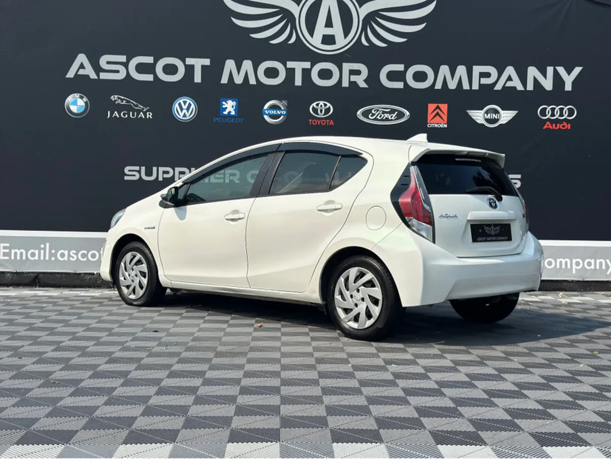 Toyota Aqua Auto - Image 5