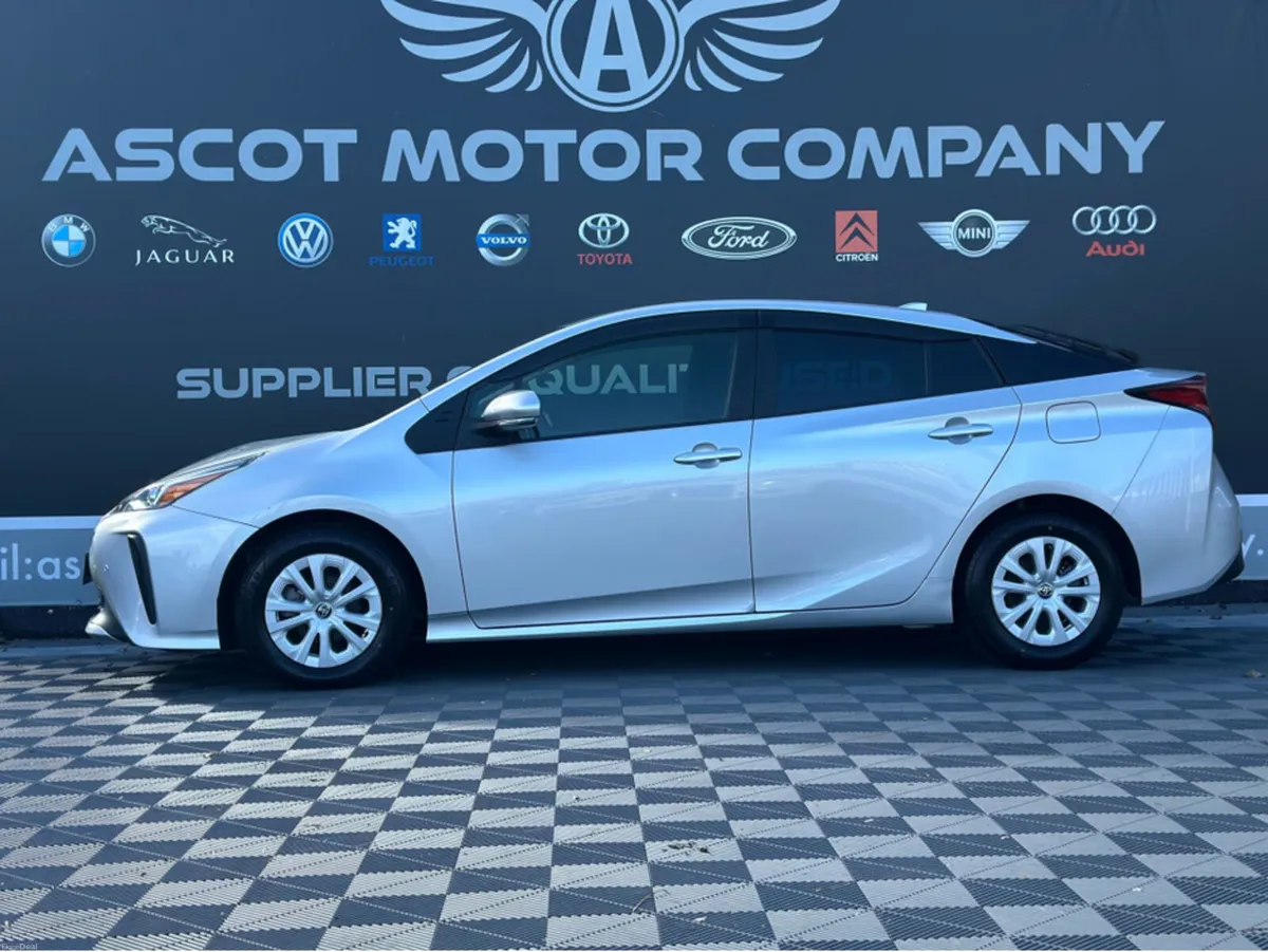 Toyota Prius 1.8 Petrol hybrid - Image 6