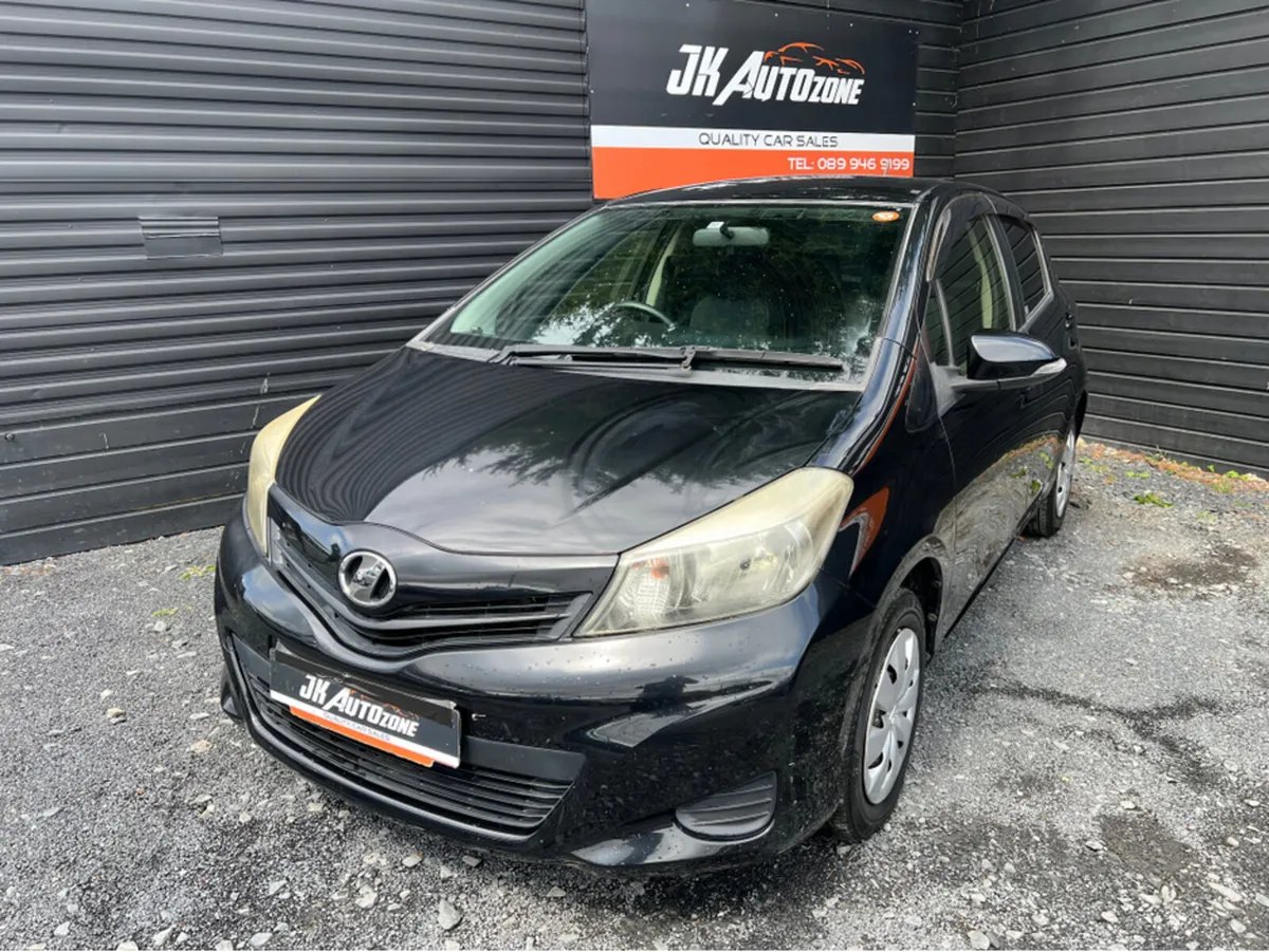 Toyota Yaris 1.0 Vitz Auto 5DR - Image 3