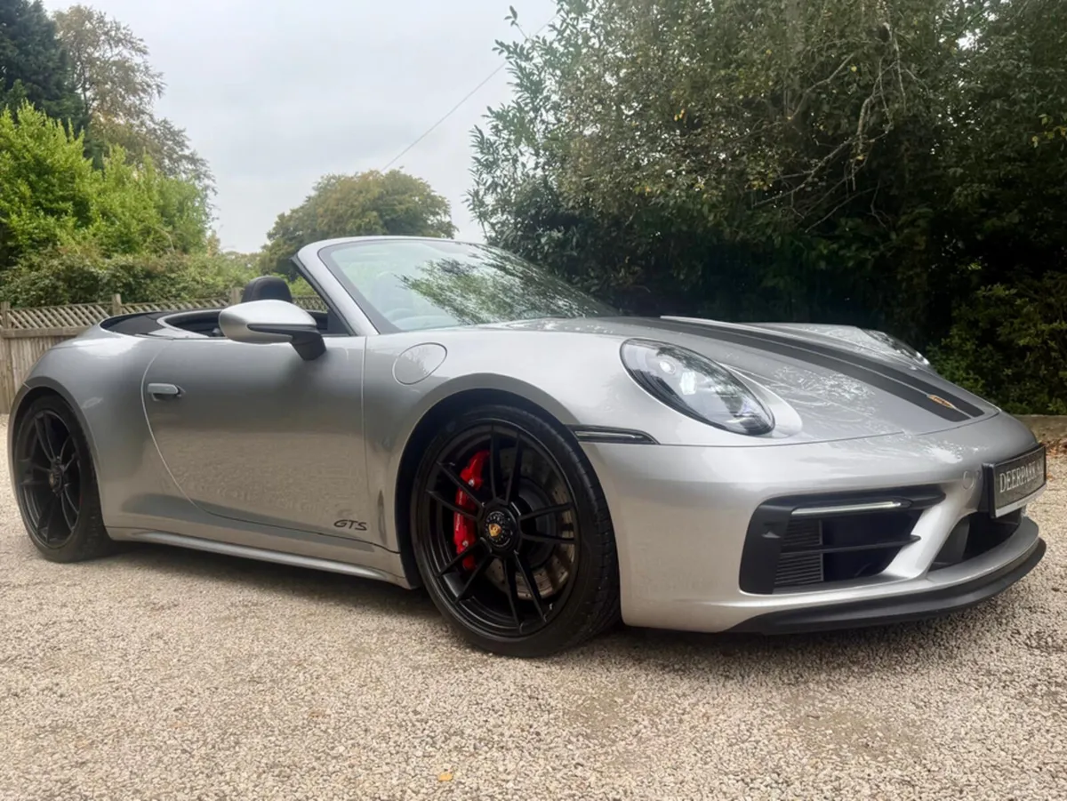 Porsche 911 CARRERA GTS CONVERTIBLE *Porsche Warra - Image 2