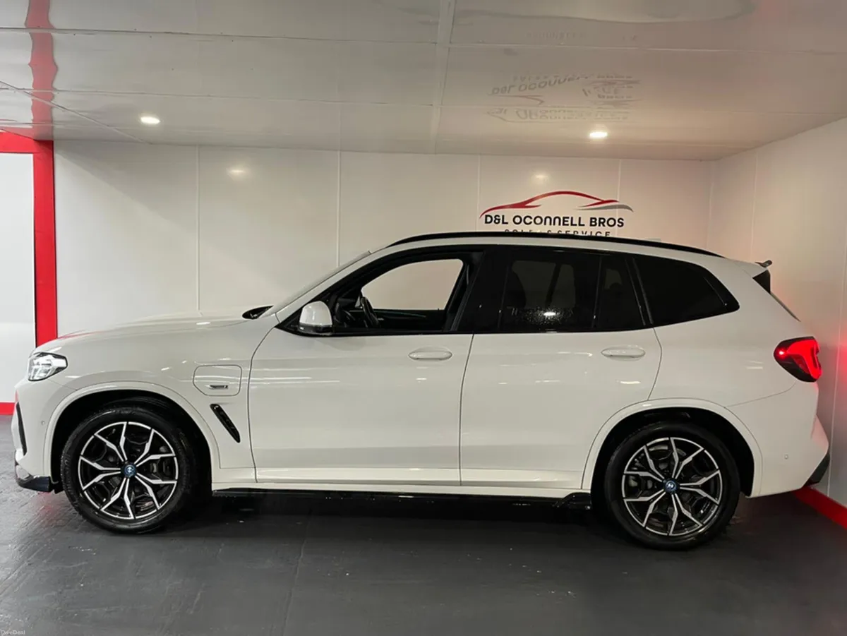 BMW X3 XDRIVE30E M SPORT AUTO - Image 3