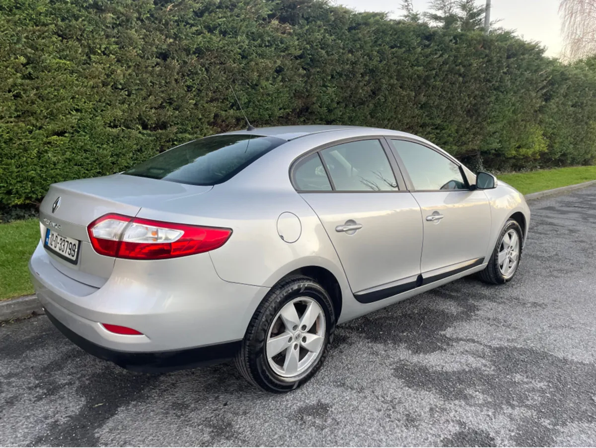 Renault Fluence 1.5 DCI 90 DYNAMIQUE 4DR - Image 4