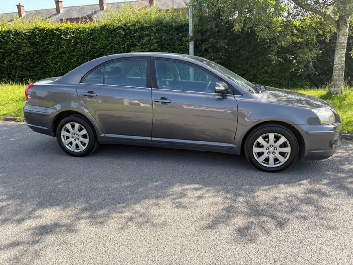 Toyota Avensis RC 1.6 STRATA - Image 3