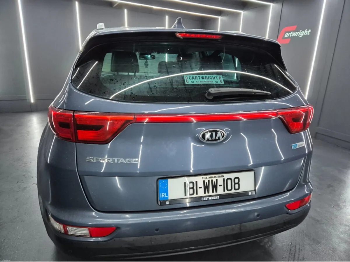 Kia Sportage 1.7 PLATINUM 5DR - Image 4