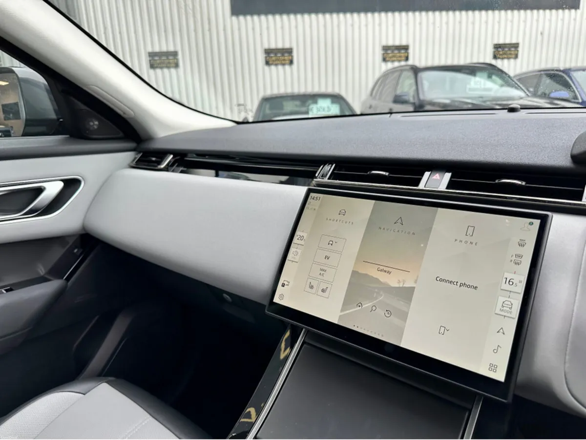 Land Rover Range Rover Velar VELAR SE R Dynamic - Image 4