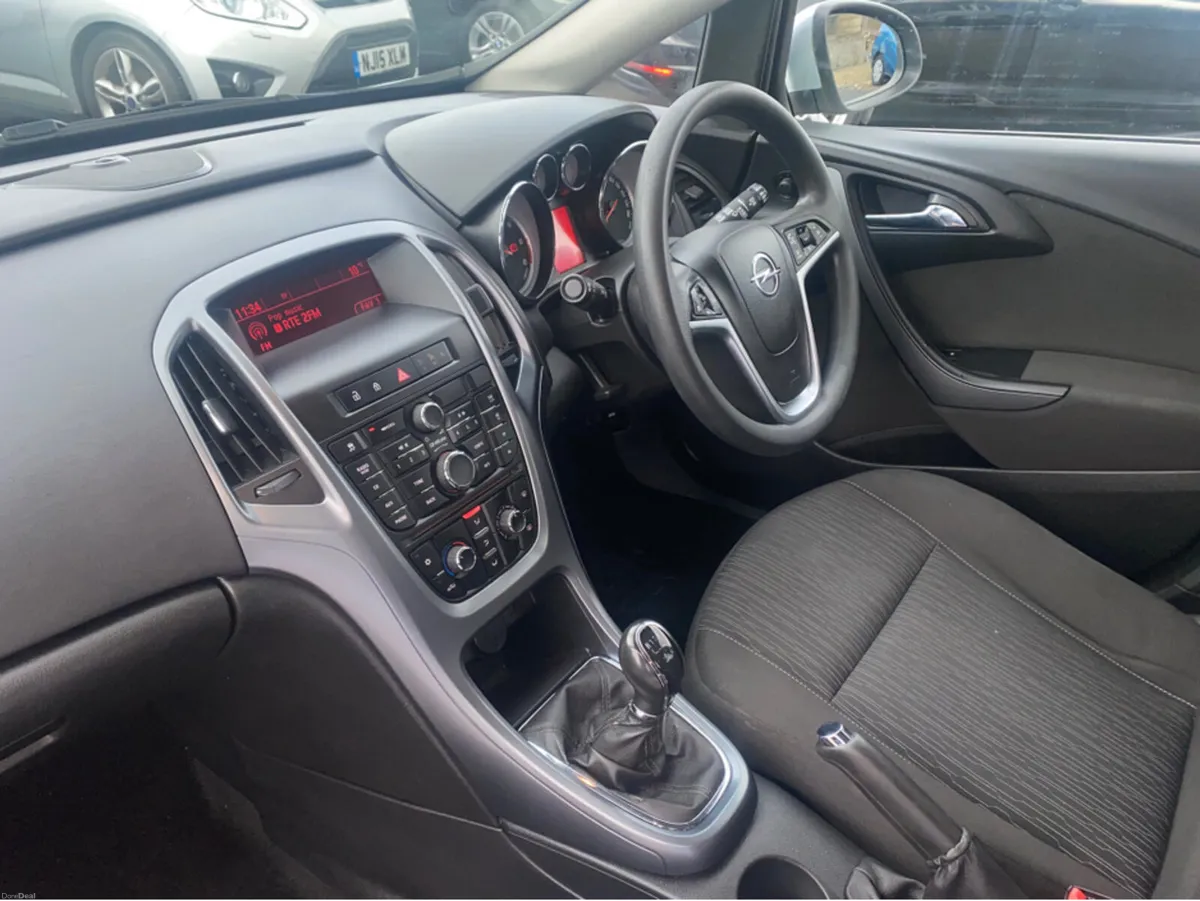 Opel Astra TOURER SC 1.6 CDTI 110PS 5DR - Image 5