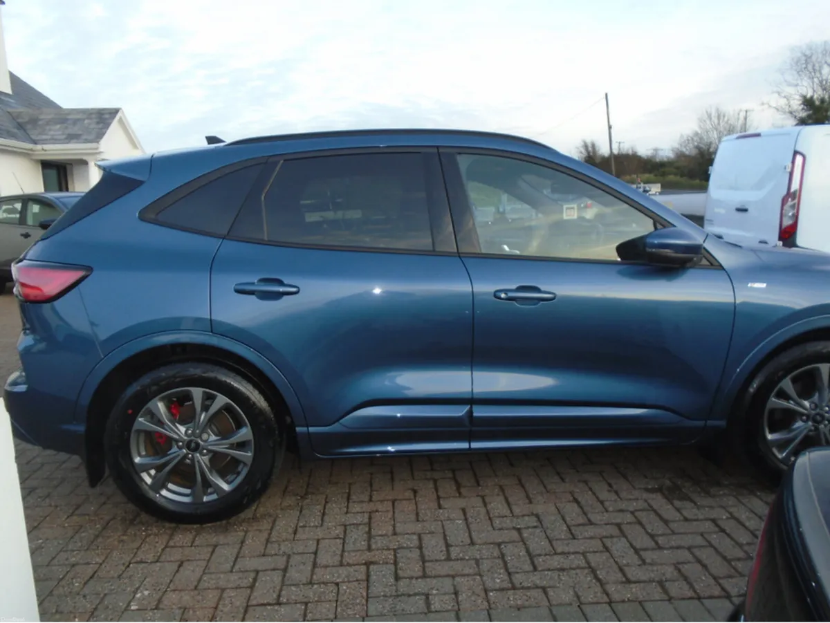 Ford Kuga ST-LINE X 5DR 1.5 TD 120 S6. S6.2 M6 - Image 4