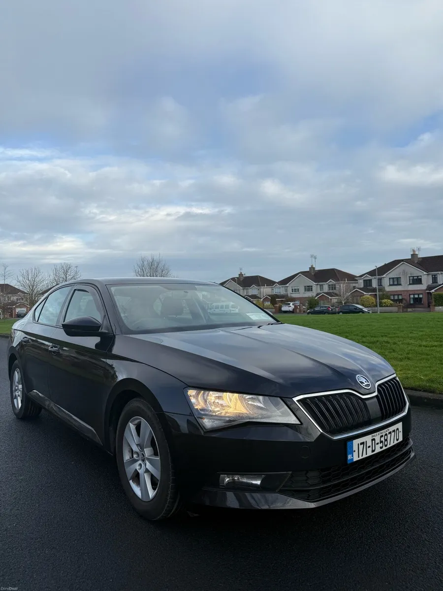 ŠKODA SUPERB AMBITION SPEC AUTO NCT TAX - Image 1