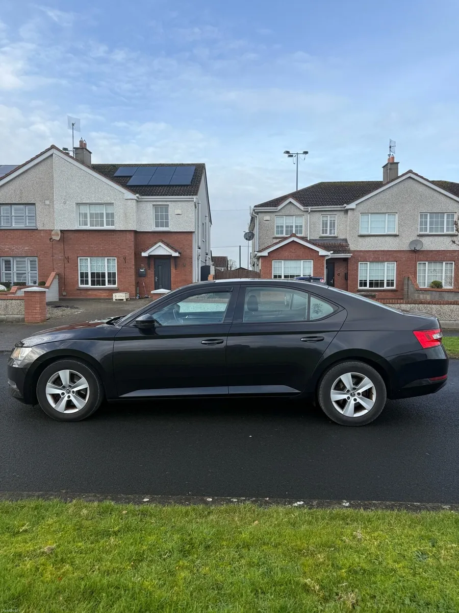 ŠKODA SUPERB AMBITION SPEC AUTO NCT TAX - Image 4