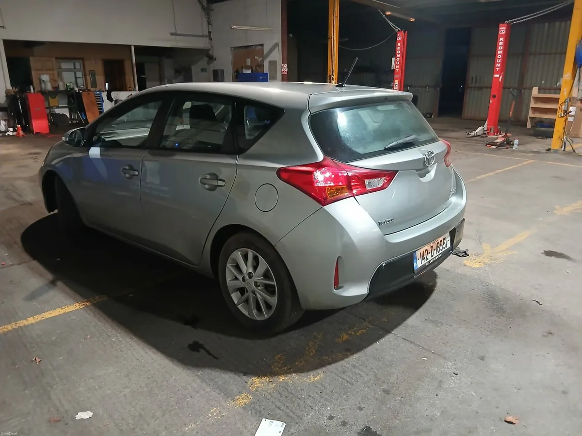 Toyota Auris - Image 2