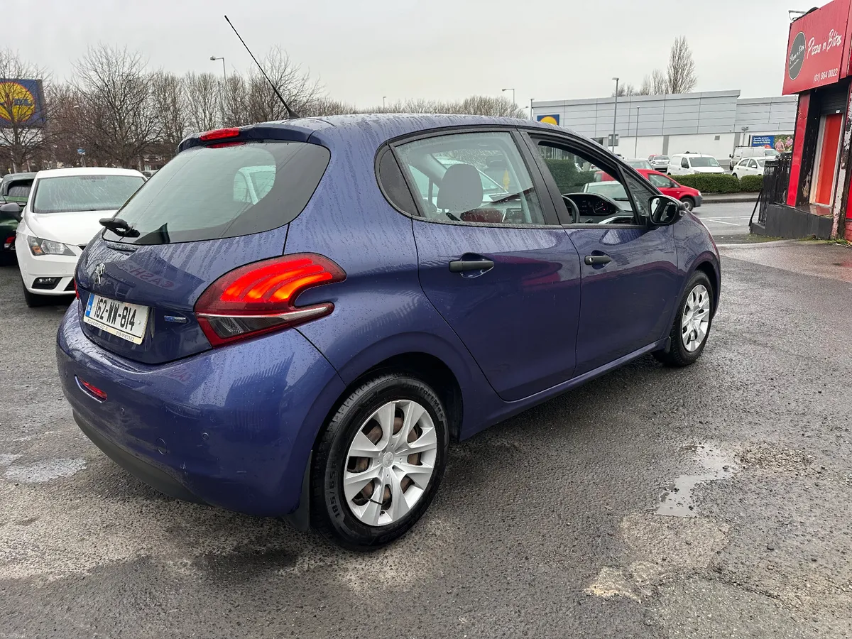 Peugeot 208 1.2 Petrol NCT LOW KMS 1 OWNER - Image 4