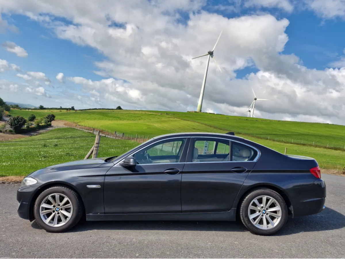 BMW 5-Series D F10 EFFICIENT DYNAMICS 4 4DR - Image 4