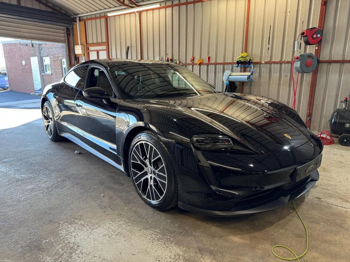 Porsche Taycan 2022 - Image 1
