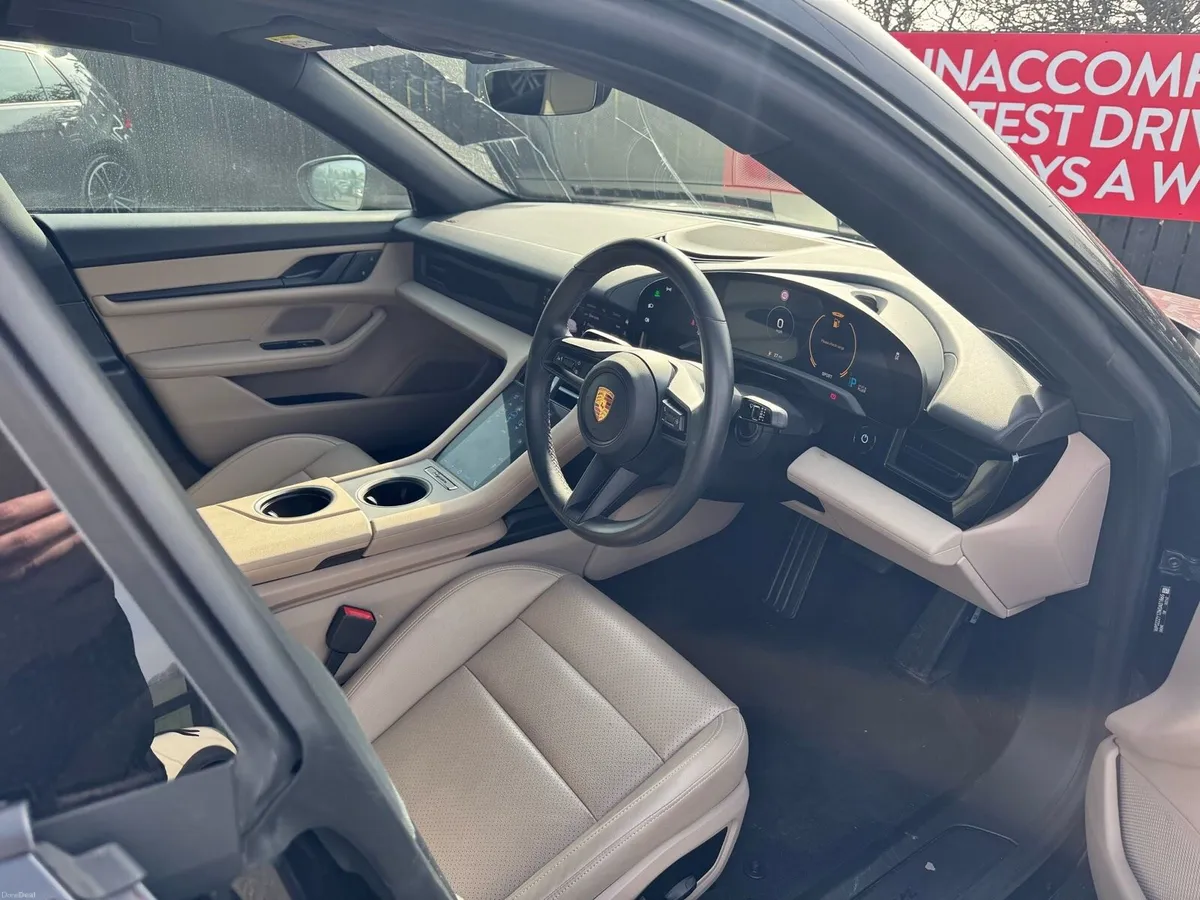 Porsche Taycan 2022 - Image 3