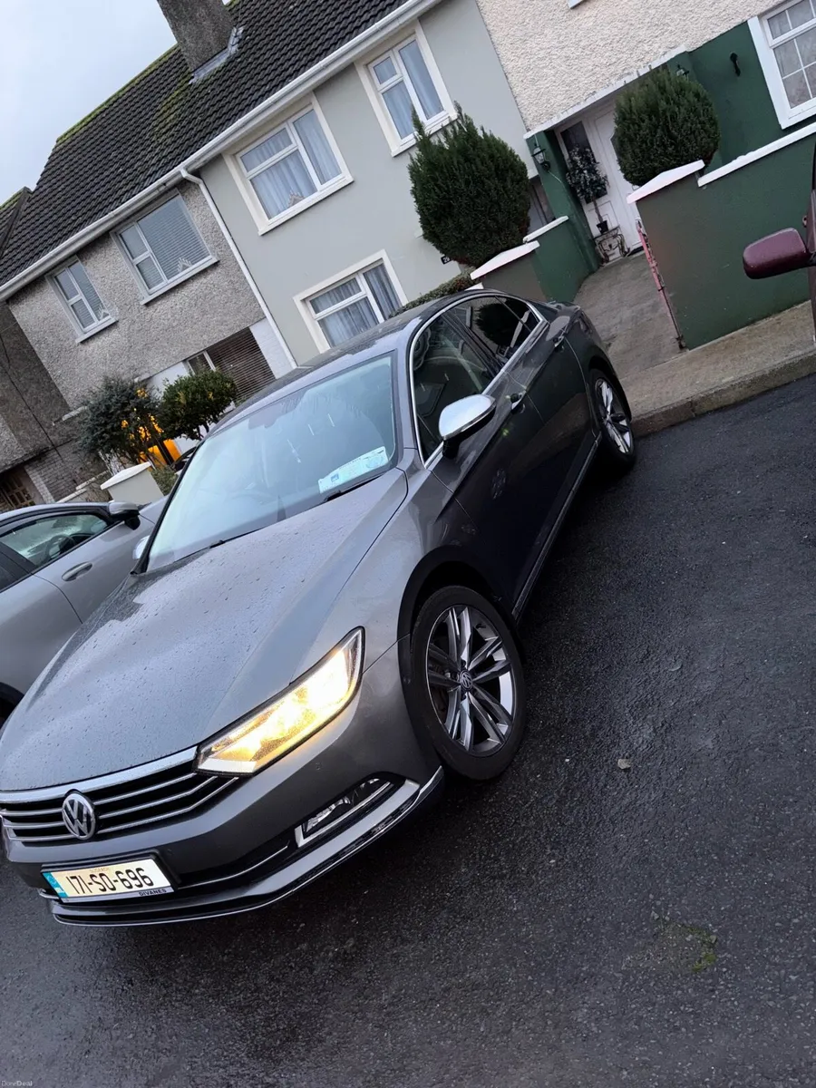 2017 VW PASSAT HIGHLINE - Image 2