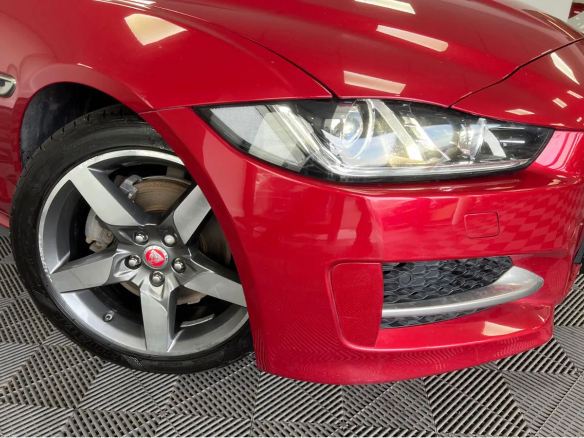 Jaguar XE *JAGUAR 2.0 D R-SPORT 180PS 4DR AUTO* *B - Image 5