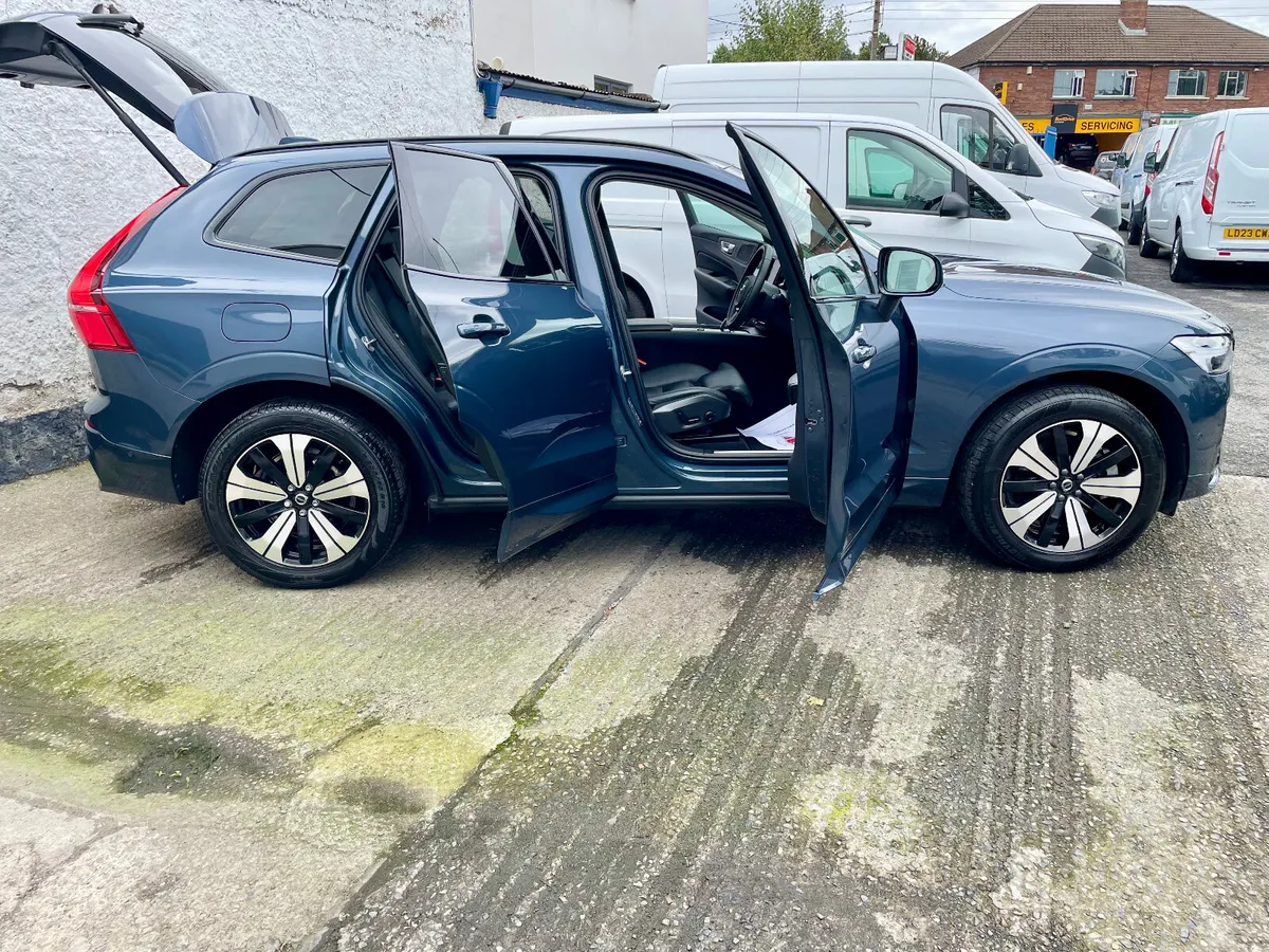 Volvo XC60 T6 Recharge PHEV PlusDark AWD Auto,2023 - Image 4