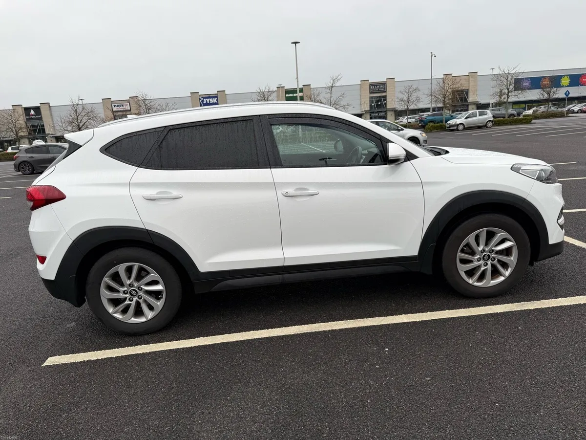 Hyundai Tucson Executive CRDI long tax and nct - Image 4