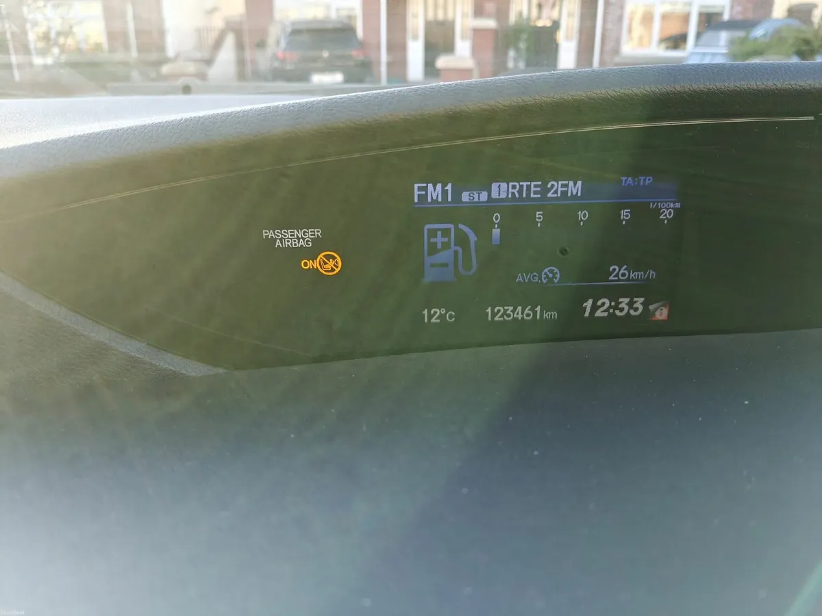 2013 Honda Civic, Low Mil,  Full Service History - Image 3