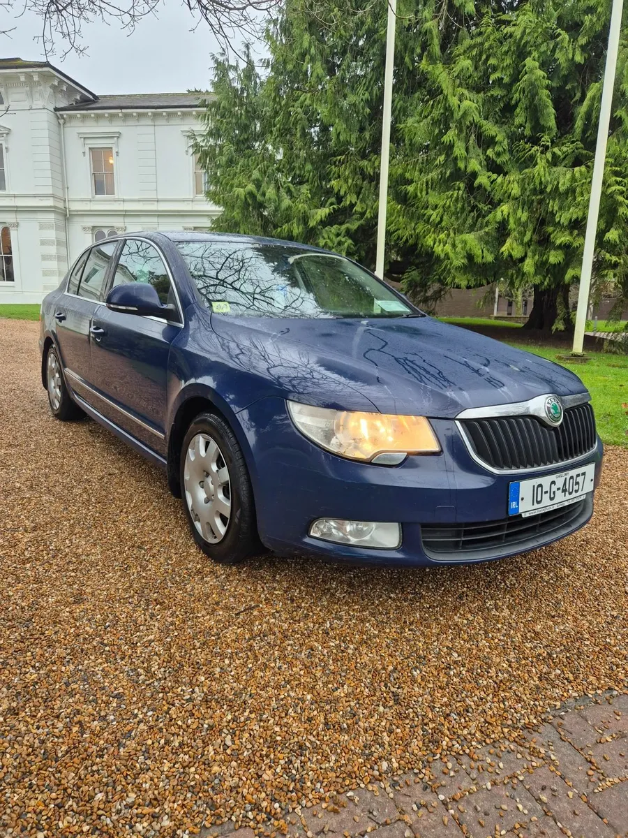Skoda Superb 2010 - Image 1