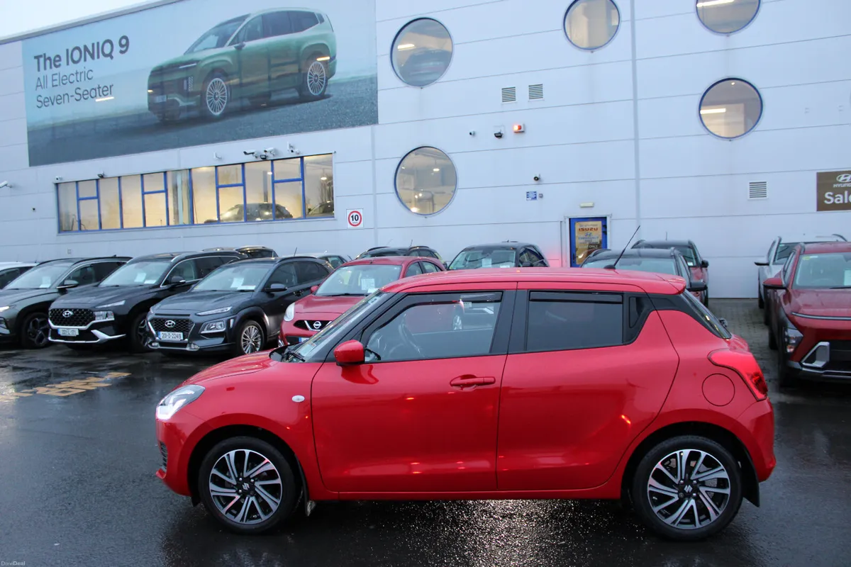 Suzuki Swift 2023 - Image 2