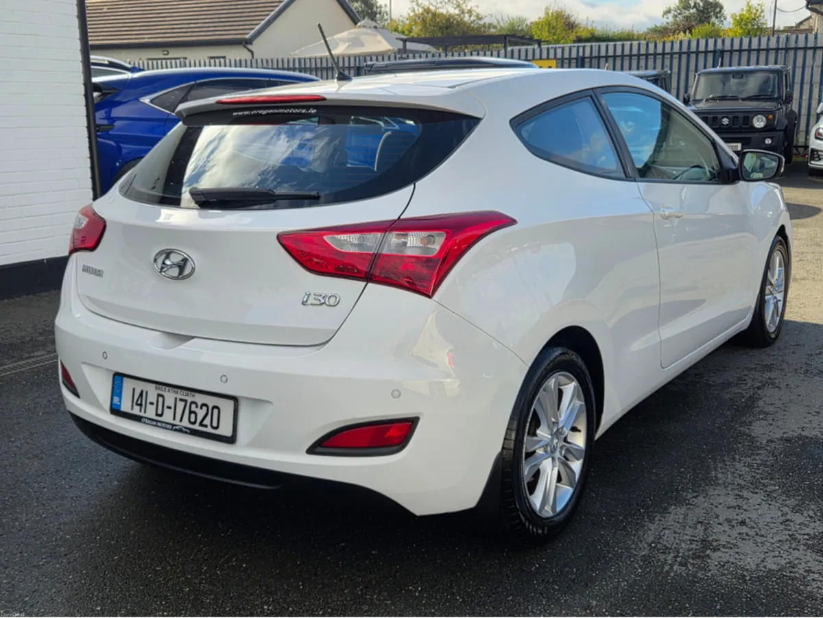 Hyundai i30 1.6 DIESEL DELUXE 3DR AUTO - Image 4