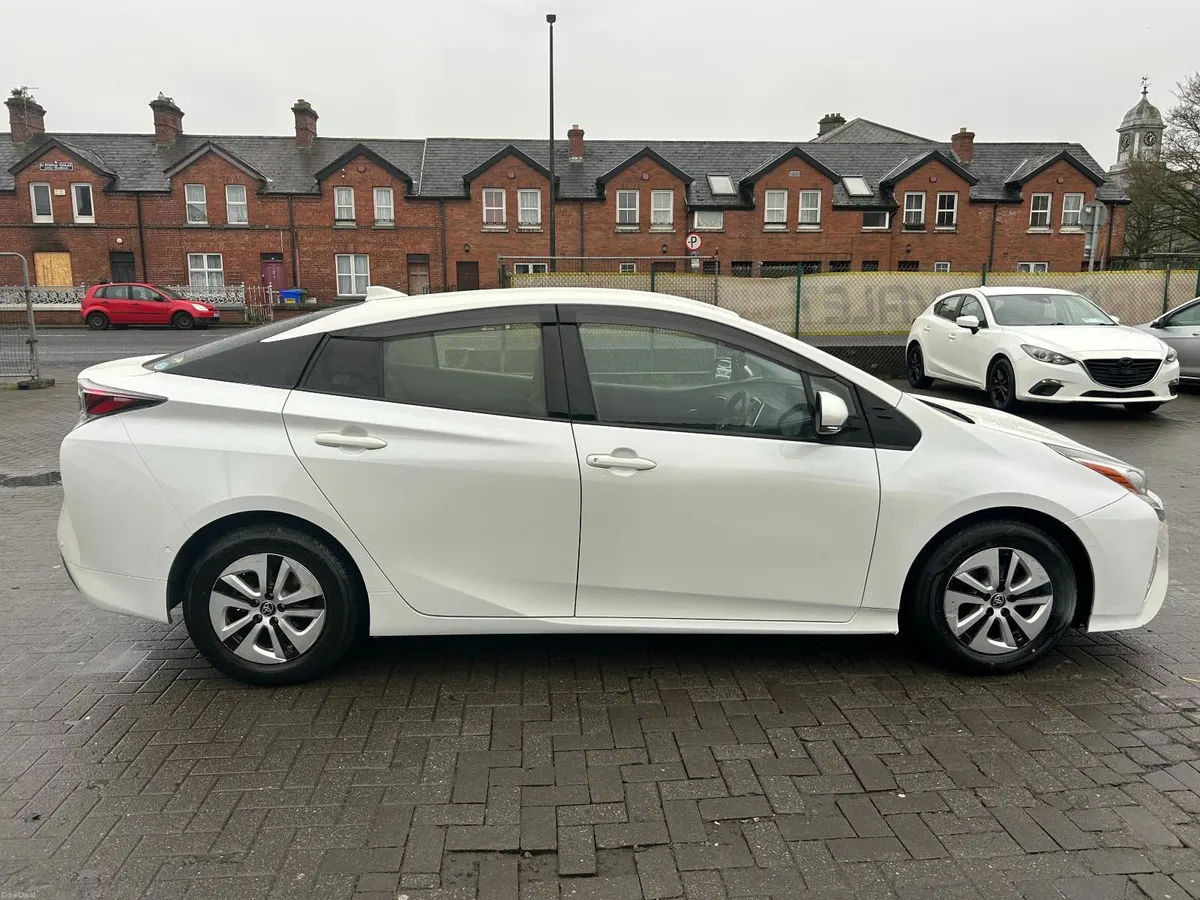 Toyota Prius 2017 AUTO NCT01/28 - Image 6