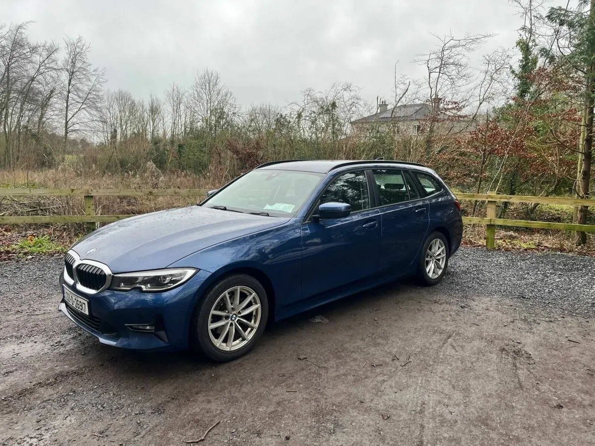 BMW 3-Series 2022 - Image 1