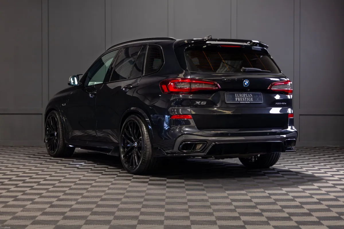 222 BMW X5 X-Drive 45e M-Sport - Image 4