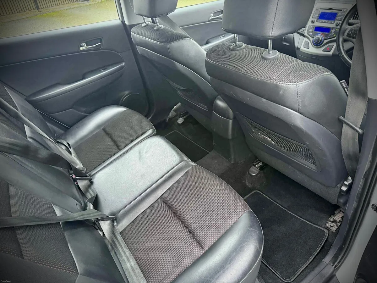 Hyunday i30 1.6Crdi premium New Nct - Image 4