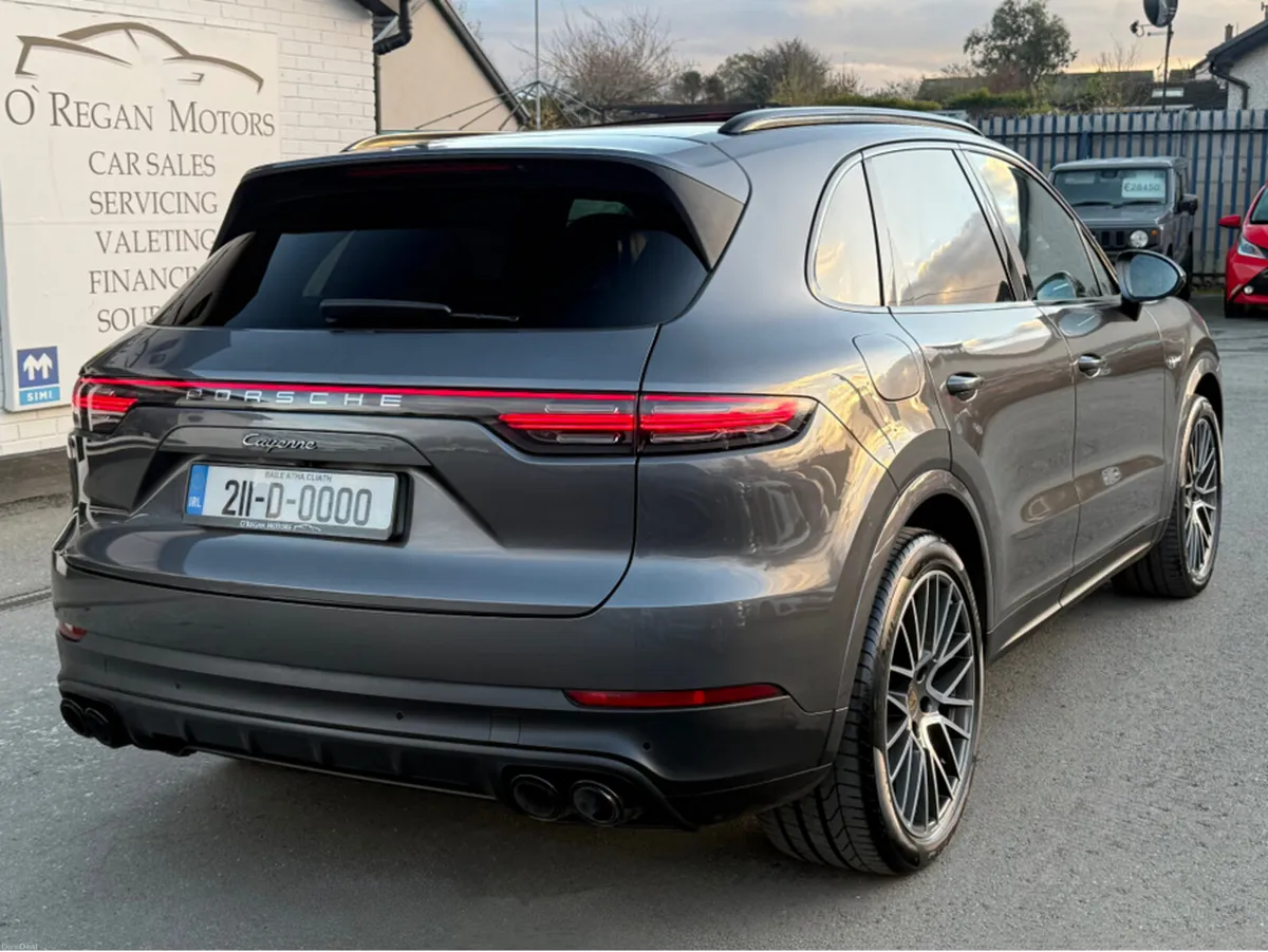 Porsche Cayenne 3.0 V6 E-HYBRID  462 BHP TIPTRONIC - Image 4