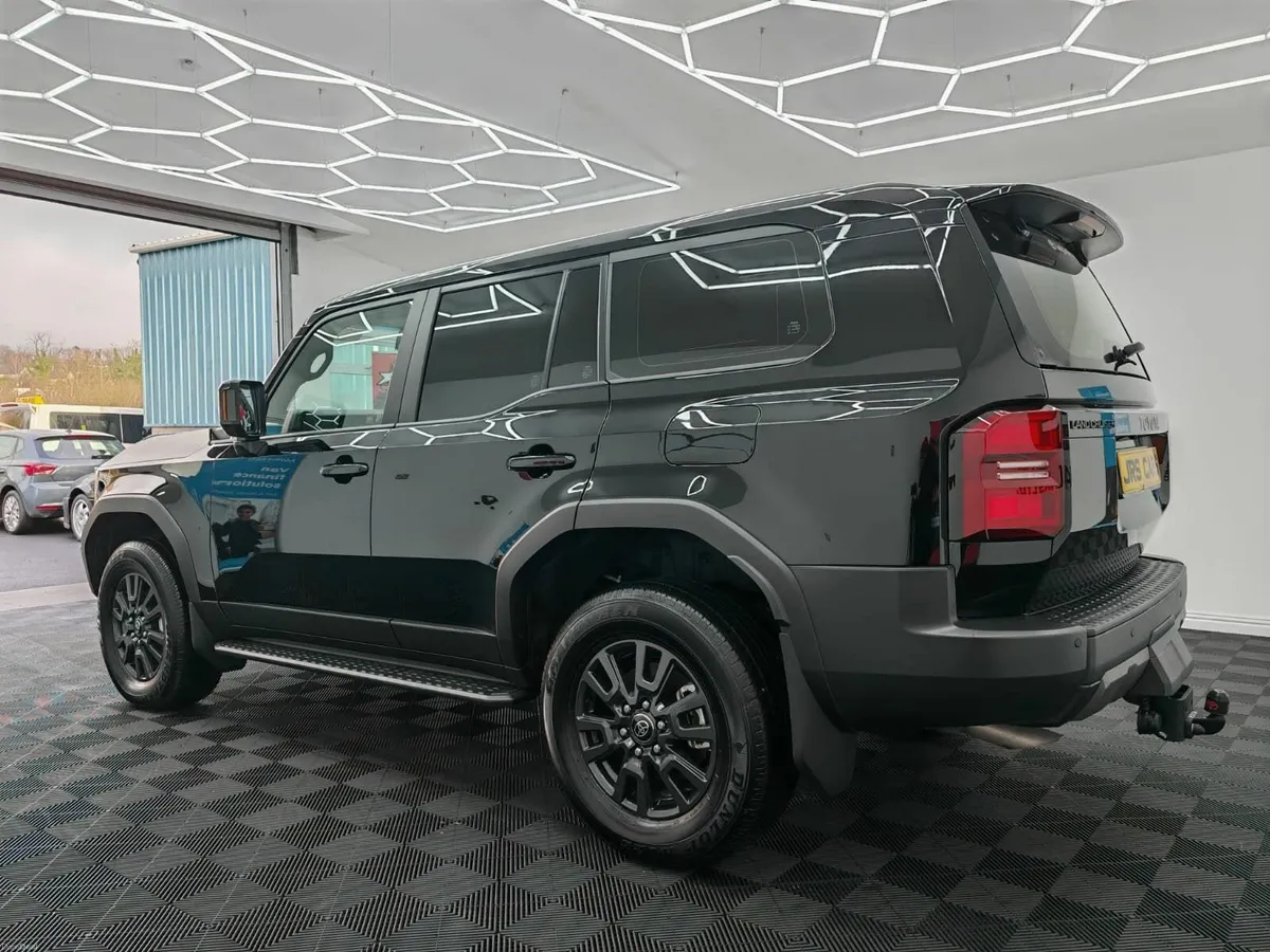 Toyota Land Cruiser Commercial 2025 - Image 4