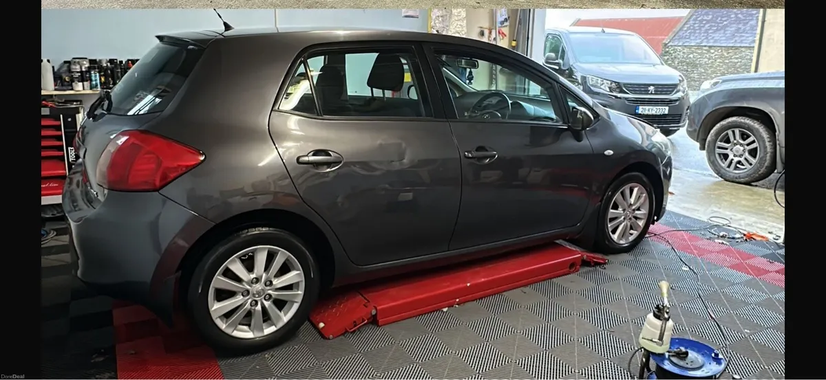 Toyota auris - Image 1