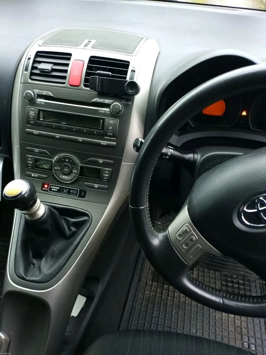 Toyota Auris TR.. Fresh Nct till 10/26 - Image 1