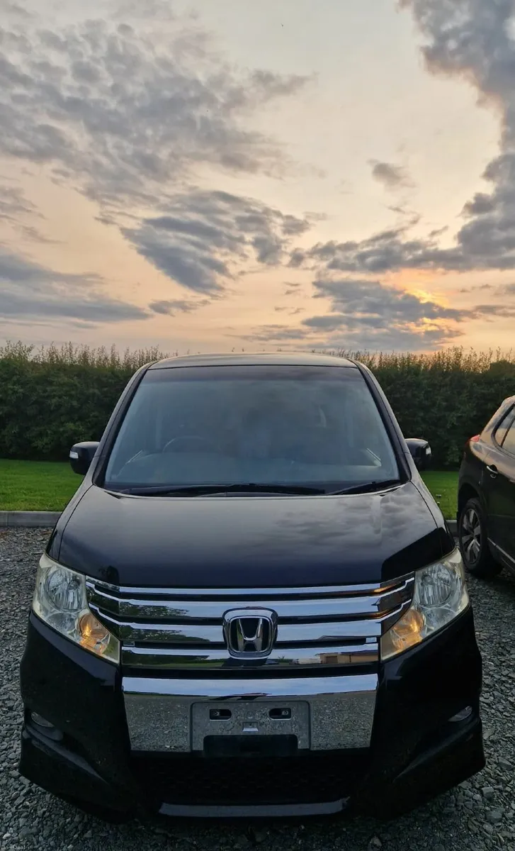 Honda Stepwagon 2012 - Image 1