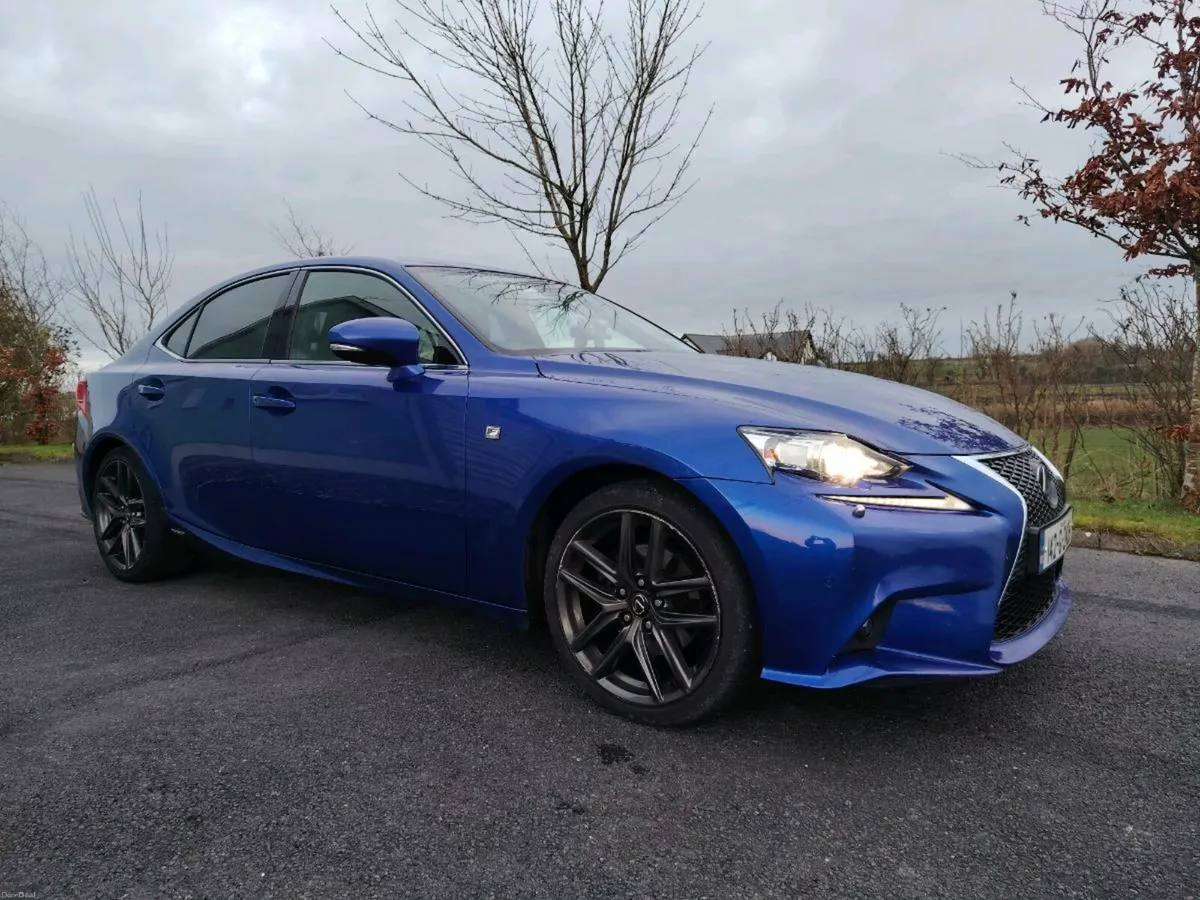 Lexus IS300H F Sport - Image 2