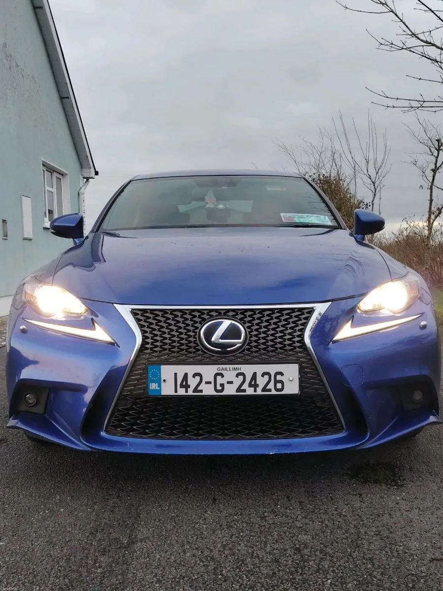 Lexus IS300H F Sport - Image 4