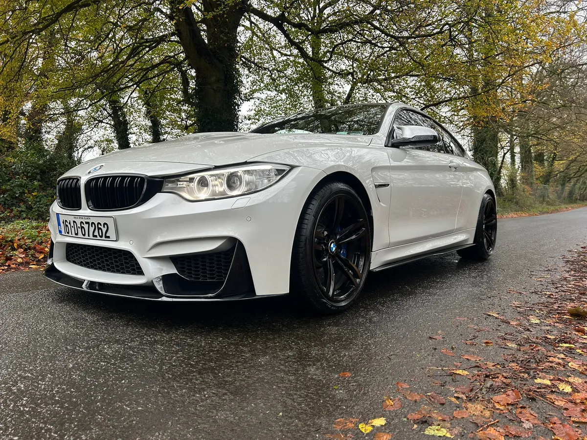 161 BMW M4 DCT F82 MINERAL WHITE LOW KMS FINANCE - Image 3
